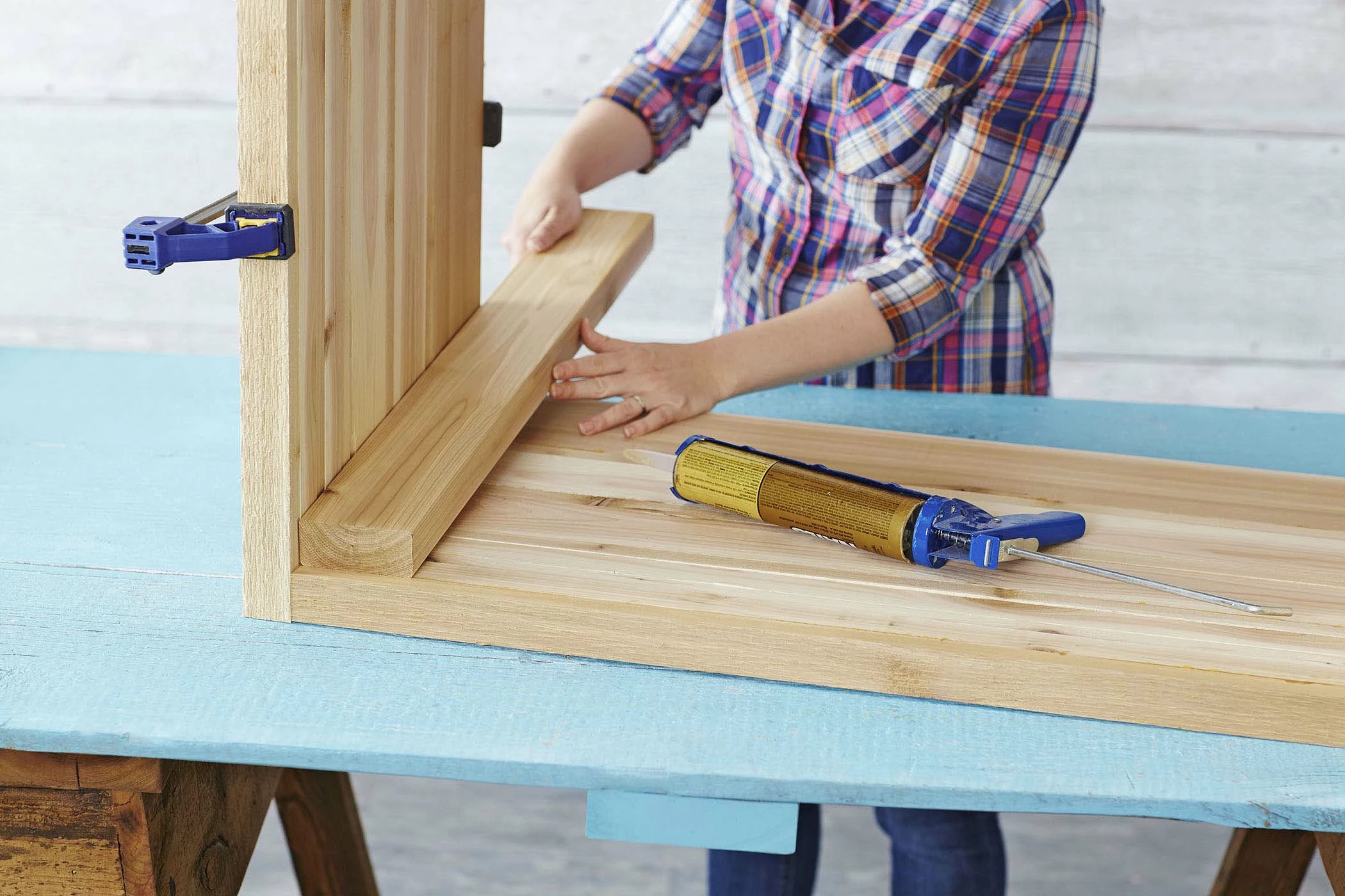 IRWIN Clamps QUICK-GRIP 24-in Medium-Duty One Handed Bar Clamp 5 IRWIN Clamps QUICK-GRIP 24-in Medium-Duty One Handed Bar Clamp - Image 3