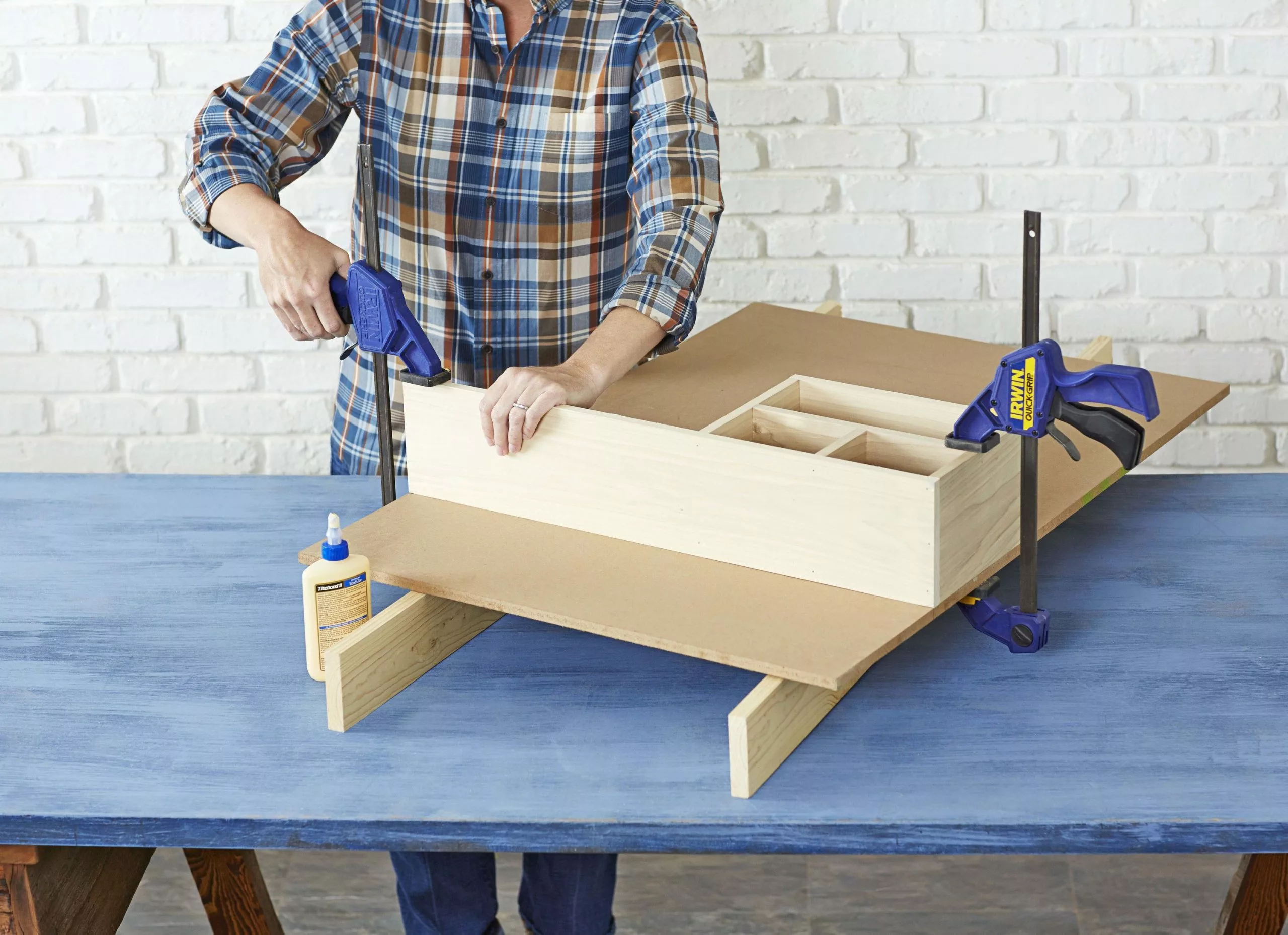 IRWIN Clamps QUICK-GRIP 24-in Medium-Duty One Handed Bar Clamp 7 IRWIN Clamps QUICK-GRIP 24-in Medium-Duty One Handed Bar Clamp - Image 5